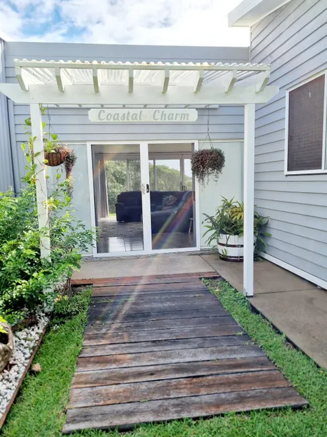 Coastal CHARM waterfront property, AMAZINg views - Image 1