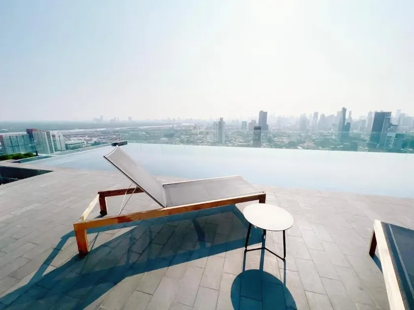 Panoramic 2BR Ekkamai with infinity pool - Image 1