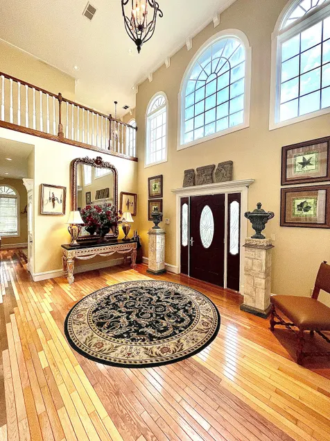 Beautiful House! - Image 1