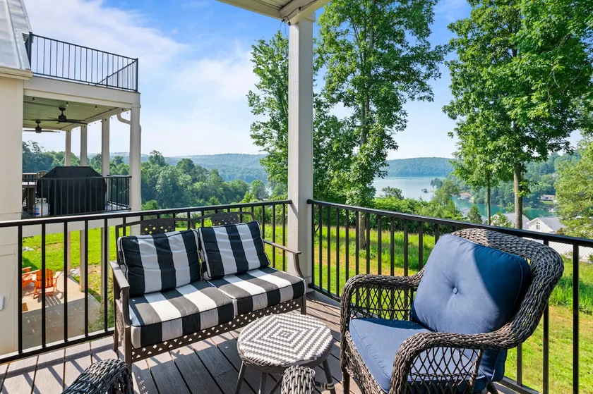Brand New! Deerfield house w/covered boat slip! - Image 1