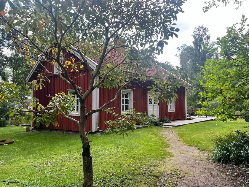 Cozy house in the forest outside Mariestad - Image 1