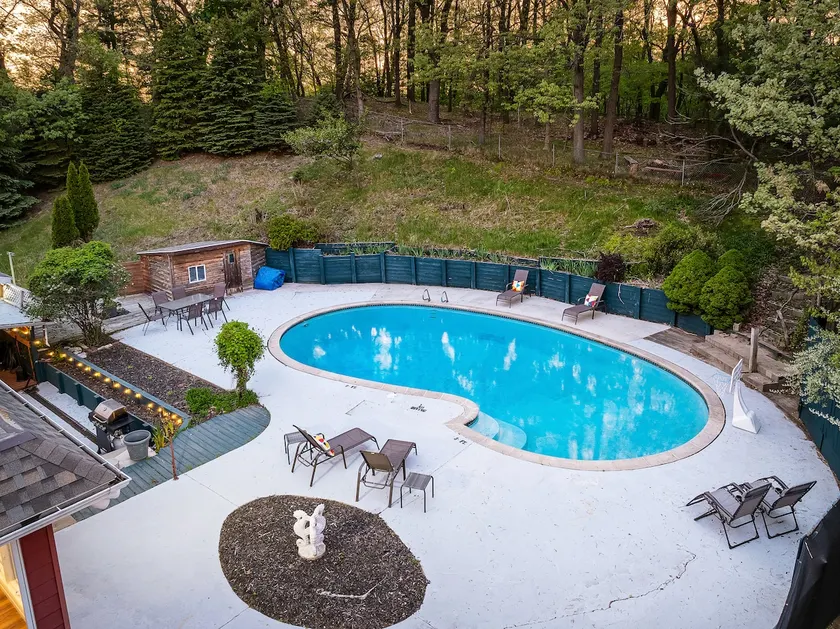Pool | Hot Tub | Sports Bar | Near Lake Michigan - Image 1
