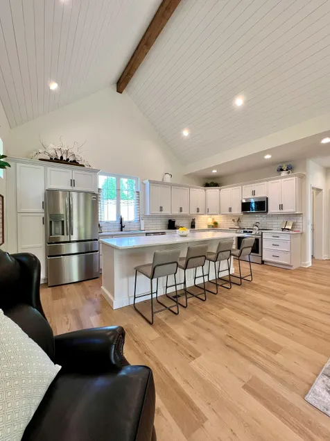 Ruth’s Retreat-12 mins from Leipers Fork-sleeps 4 - Image 1
