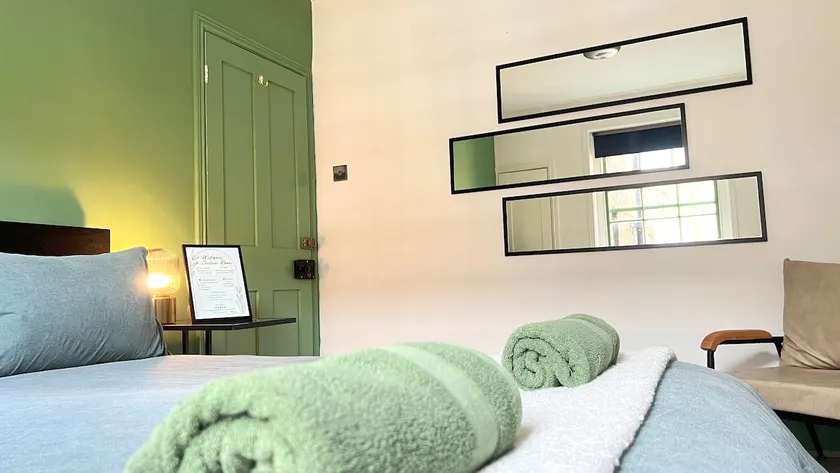 Entire 3 Bedroom House in Central London - Image 1