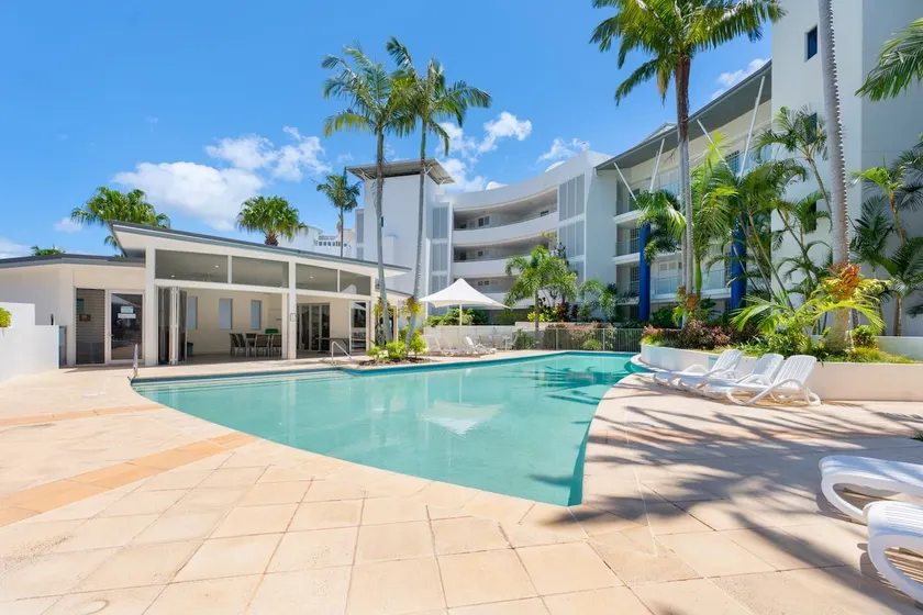 Prestige Resort-Style Waterfront Retreat - Image 1