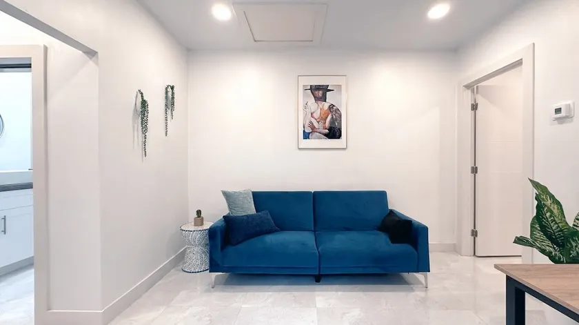 1 Bedroom Urban Oasis-Miami - Image 1