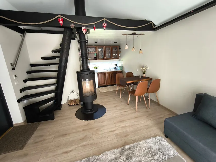Vissi Holiday Home - Image 1