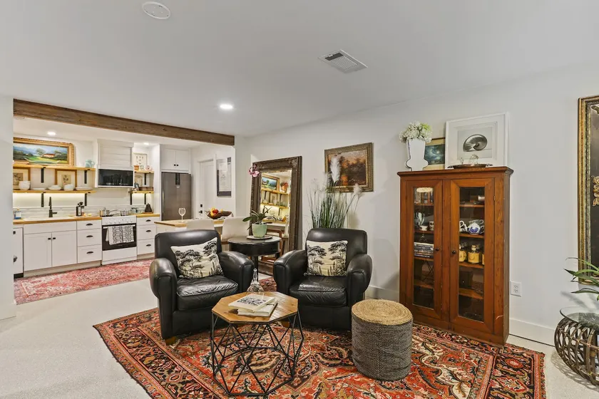Spring Suites- 2Boutique Studios - Image 1