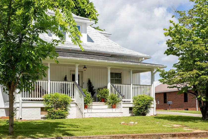 The Mayor's Quarters- Family Stay - Image 1