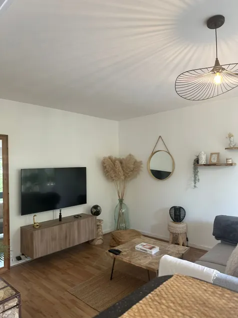 Cozy apartment with terrace close to transport - Image 1