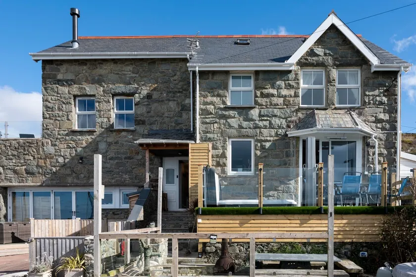 Bryn Glasfor - Image 1