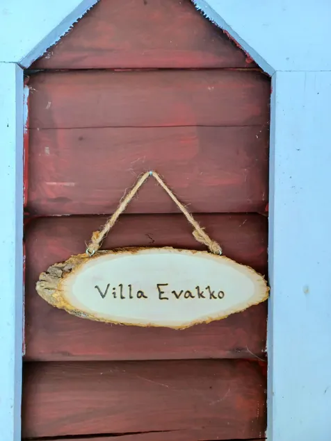 A small and modest cottage, close but secluded. - Image 1