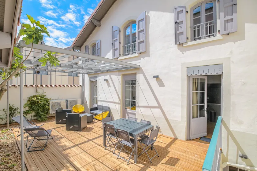 Townhouse 8p, A/C, Sauna & Garden, Parking, Lyon 3 - Image 1