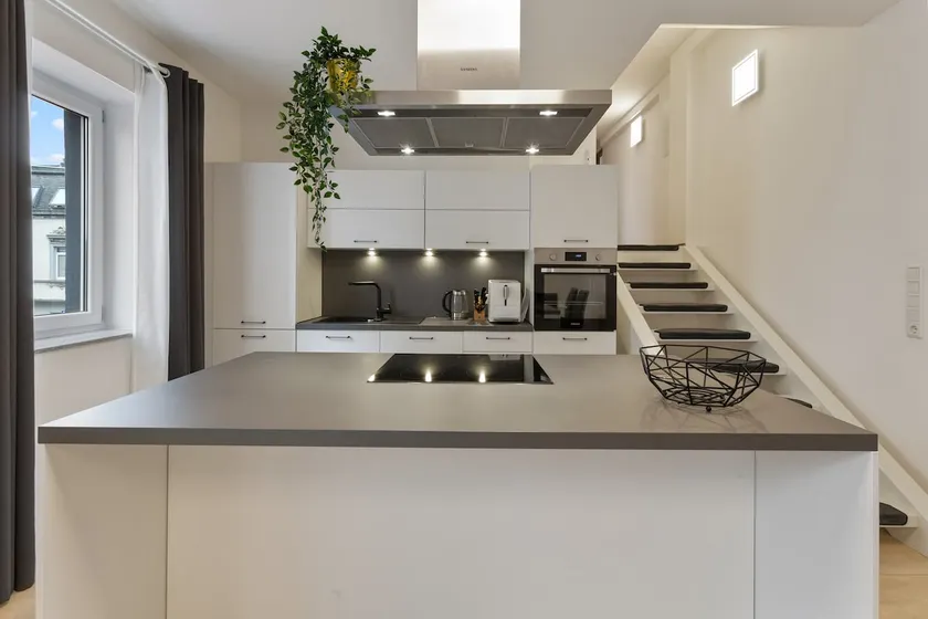 100 sqm with air conditioning and high-speed Internet - Image 1