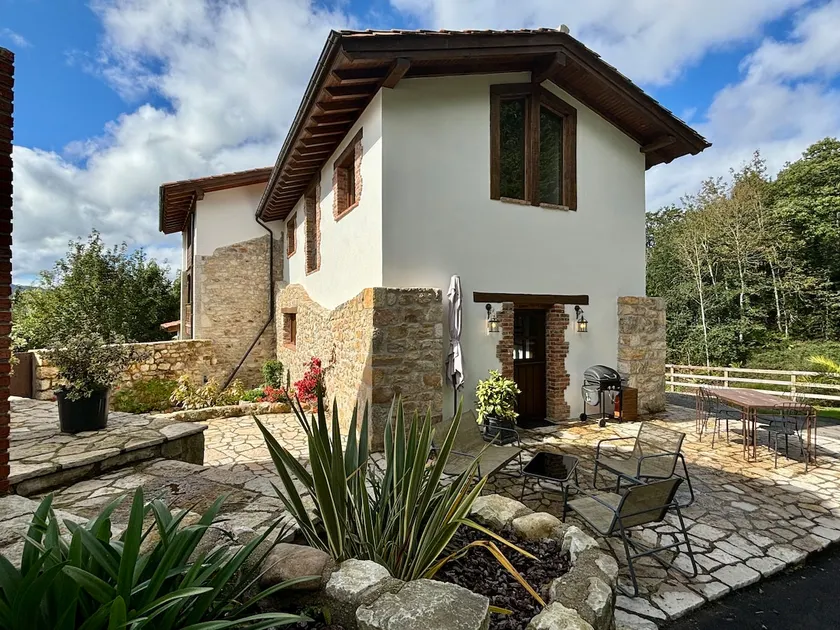 Picos de Europa Mountain Village Retreat, Castañeu - Image 1
