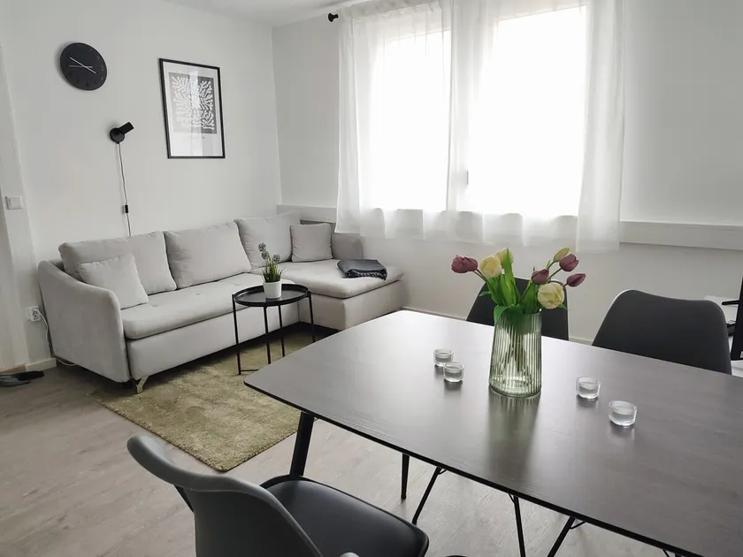 Modern central apartment - Image 1