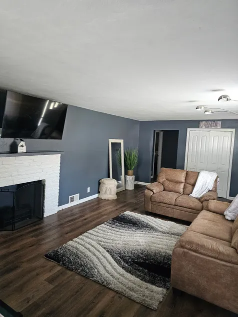 Home sweet home - Image 1