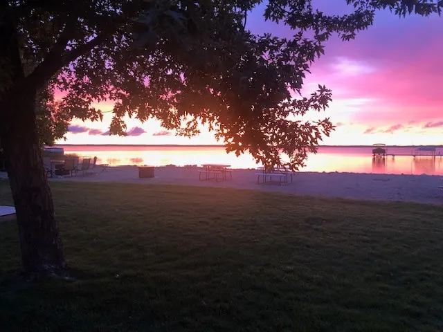 Relaxing get away on Rush Lake! - Image 1