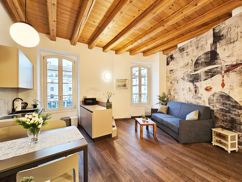 [Plaza Deluxe] Modern Center House - View Como Lake - Top Privacy - Image 1