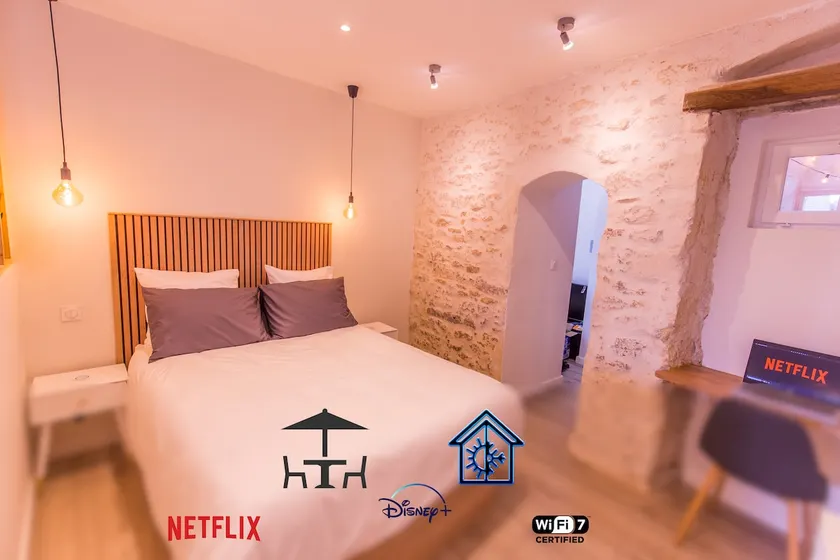 Heart of Nîmes with courtyard, Air conditioning, wifi, Netflix, Disney+ - Image 1