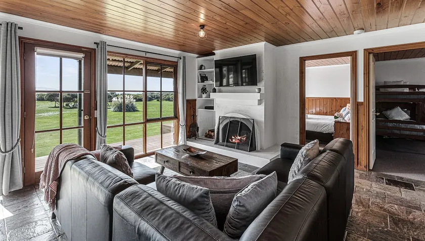 Apollo Bay Cottages - Sabine Cottage - Image 1