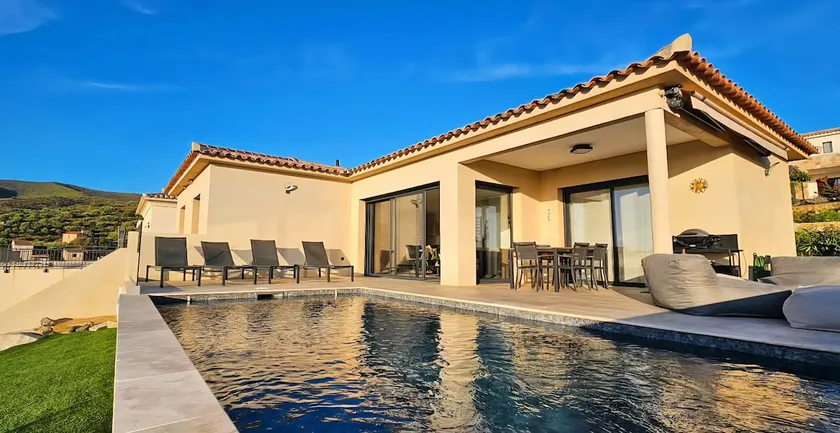 Casa Di A Lupa – House with pool and sea view - Image 1