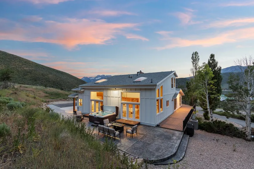 5 BR MTN Lake Retreat |Sauna |Hot Tub | Pickleball - Image 1