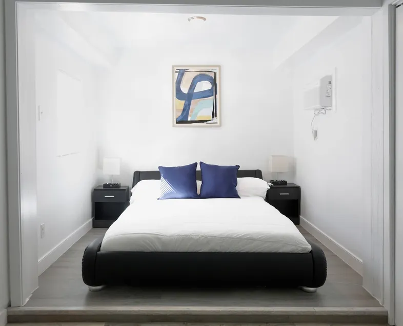 Private 1BR Apartment • WiFi • Parking - Image 1