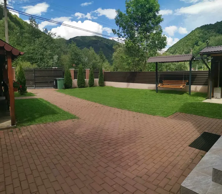 Cabana Lenuța, 8 bedrooms, Sleeps 19, HotTub - Image 1
