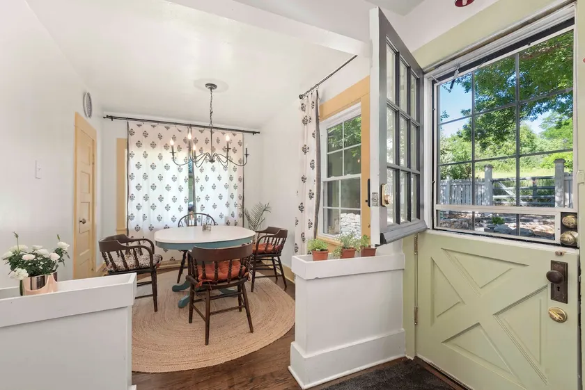 Historic Farmhouse | King Bed/Cinema/Patio/Sunroom - Image 1