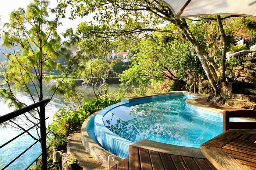 Ataraxia Atitlán • Lakefront, heated pool & kayaks - Image 1