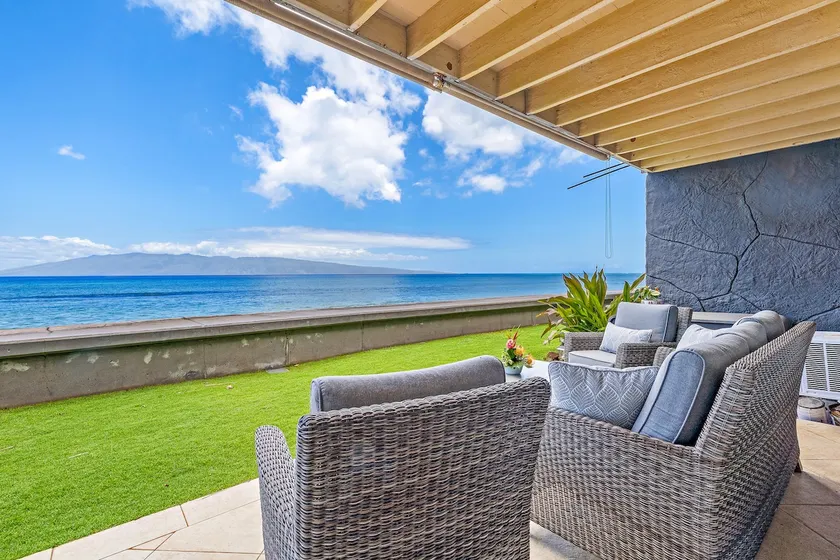 First Floor Direct Oceanfront. Steps to the Water - Image 1