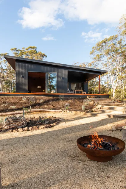 Pulchella Cabin ~ 3 acre retreat with bath - Image 1