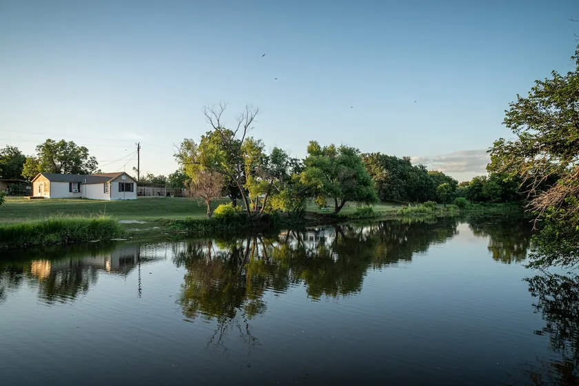 River Front Get Away - Image 1