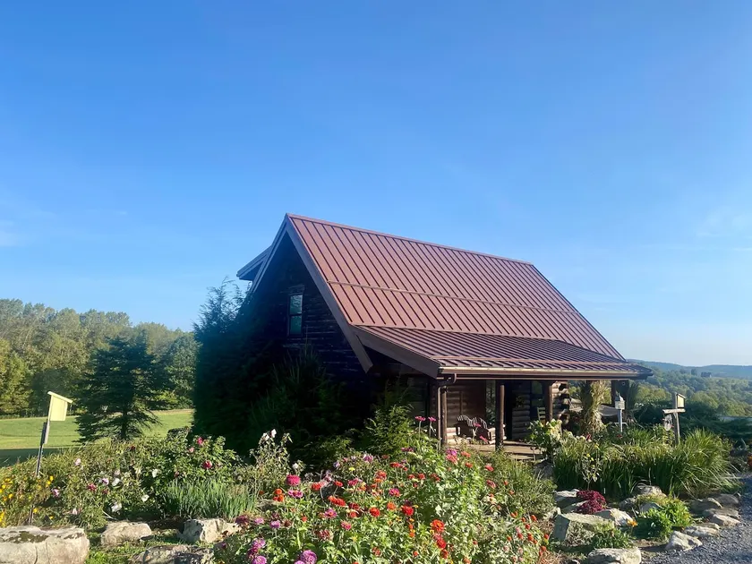 ‘Mountain View’ Country Log Cabin - Image 1