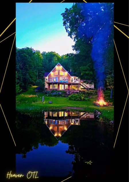 Heaven On The Lake~Sleeps 10~4 BDRM~5 Beds~Hot Tub - Image 1