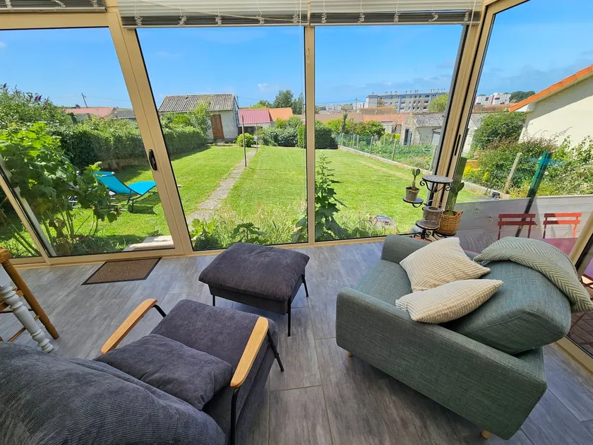 Your Dogs’ Holiday Home with garden~Near the Beach - Image 1