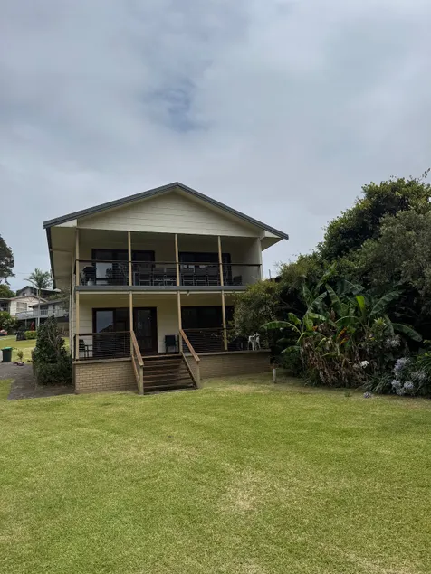 Waterfront Coastal Getaway - Image 1