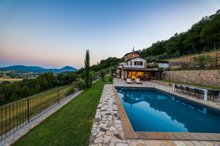 Villa Destino Italy, Umbria Tuscany boarder - Image 1