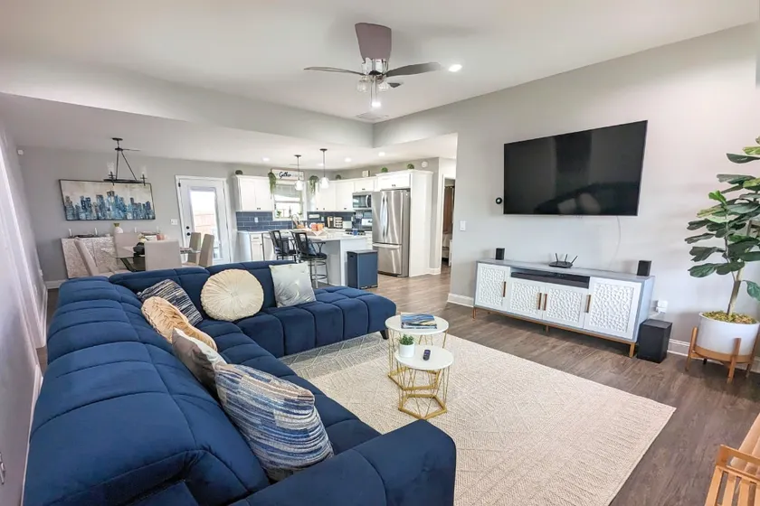 Relaxing Getaway w/Hot Tub & Patio – Near I-75 - Image 1