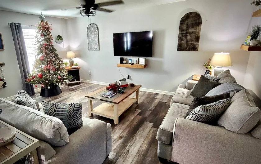 5 Star Spacious Rated Stylish Duplex (Downstairs) - Image 1