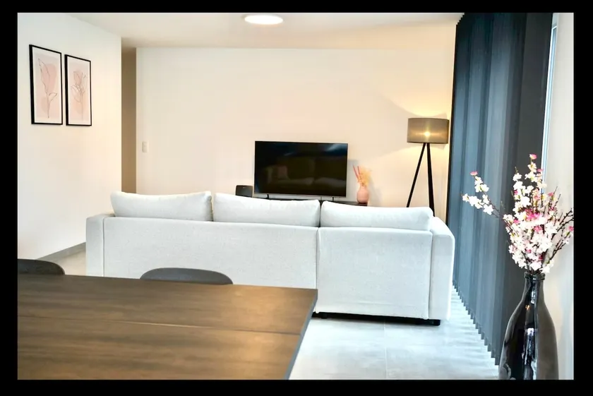 Modern and comfortable apartment - Image 1