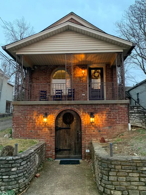 The Hobbit House In The Ville! - Image 1