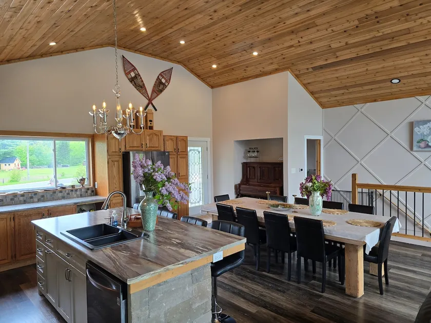 Private Lakehouse With Waterfall View - Image 1