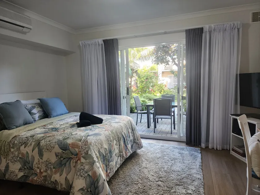 Studio apt with Kitchenette, bathroom. And jetty. - Image 1