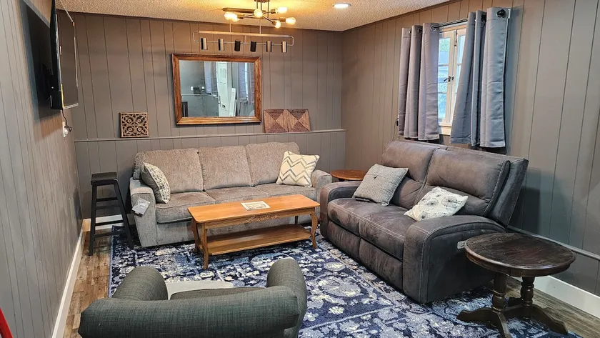 Blue Bungalow - Image 1