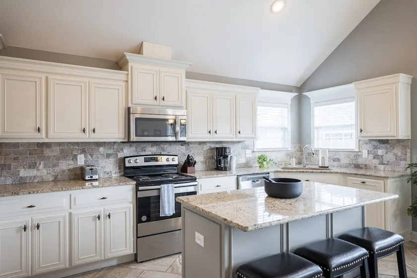 Peaceful Retreat •Pool •Soaking Tub •4 TVs - Image 1