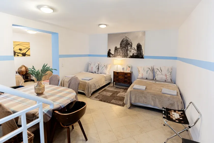 2 rooms at the river bank in the heart of old town - Image 1