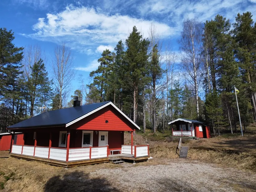 The forest cottage - Image 1