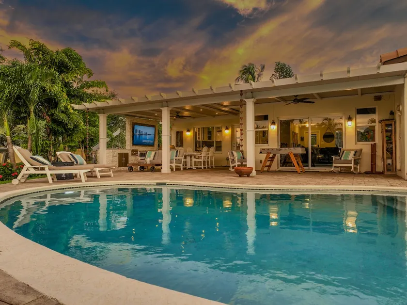 Waterfront 280ft! Private Pool/ Island breezes - Image 1
